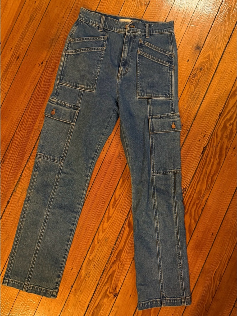 Madewell 90’s Straight Utlility Cargo Jeans in Medium Blue - Picture 4 of 9